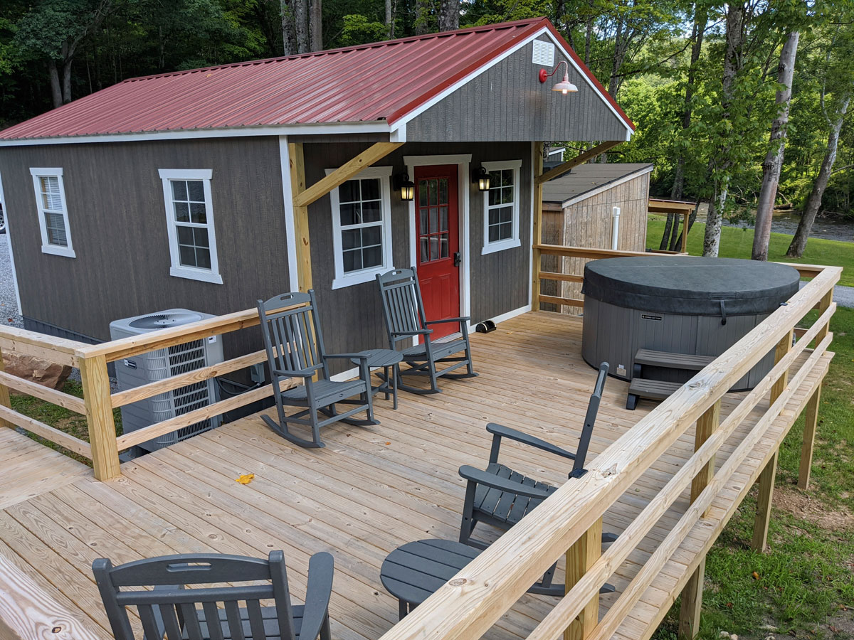 medium cabins with hot tub near hatfield mccoy trails